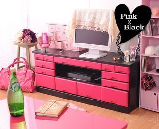 ピンクのテレビ台 引き出しいっぱいでタンスにもなる組み立てなくていい家具 おすすめ ピンクの雑貨に囲まれて